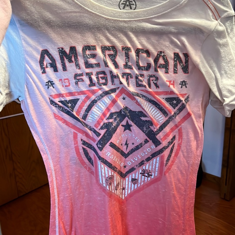 Women’s T-shirt American fighter size large